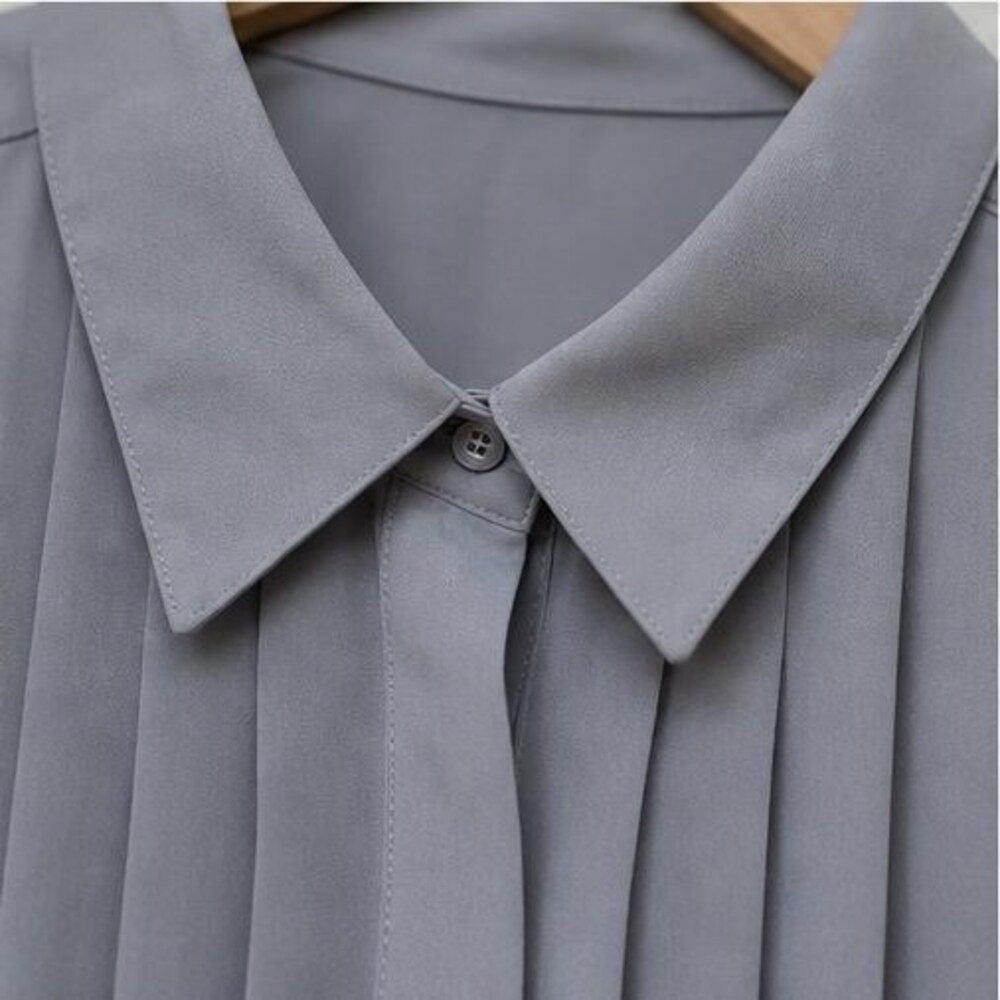 Gray Button Blouse - Picture 4 of 6